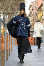 DG_WOMEN_SHOW_WINTER_2025__PHOTO_GORUNWAY_LOOK_16_OUTDOOR