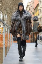 DG_WOMEN_SHOW_WINTER_2025__PHOTO_GORUNWAY_LOOK_30_OUTDOOR