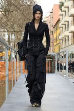 DG_WOMEN_SHOW_WINTER_2025__PHOTO_GORUNWAY_LOOK_42_OUTDOOR