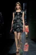 DG_WOMEN_SHOW_WINTER_2025__PHOTO_GORUNWAY_LOOK_63_INDOOR