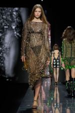 DG_WOMEN_SHOW_WINTER_2025__PHOTO_GORUNWAY_LOOK_65_INDOOR