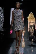 DG_WOMEN_SHOW_WINTER_2025__PHOTO_GORUNWAY_LOOK_68_INDOOR