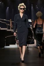 DG_Women_sFashionShow_SS25_Runway-13