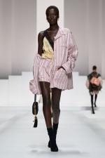 DG_WOMAN_SHOW_SUMMER_2026__PHOTO_GORUNWAY_LOOK_09