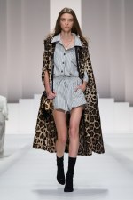 DG_WOMAN_SHOW_SUMMER_2026__PHOTO_GORUNWAY_LOOK_43