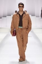 DG_MEN_SHOW_SUMMER_2026__PHOTO_GORUNWAY_LOOK_03