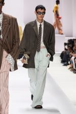 DG_MEN_SHOW_SUMMER_2026__PHOTO_GORUNWAY_LOOK_32
