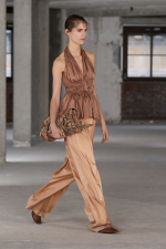 DRIES_VAN_NOTEN_RTW_SS25_2732x4098_LOOKS_02