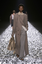 DRIES_VAN_NOTEN_SS25_2732X4098_LOOKS_04