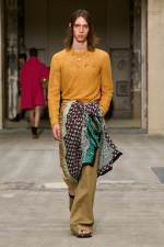 photo: Daniele Oberrauch / Gorunway.com