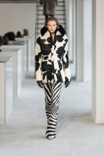 DuranLantink_fw25_runway_press_look03