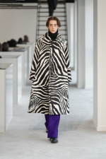 DuranLantink_fw25_runway_press_look07