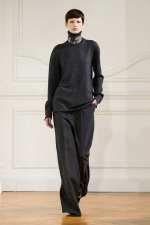 GIV_246D_RTW_FRONT_LOOK_02
