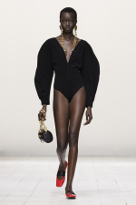 Givenchy_SS26_WOMEN_SHOW_LOOK_02