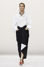 Givenchy_SS26_WOMEN_SHOW_LOOK_06