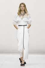 Givenchy_SS26_WOMEN_SHOW_LOOK_09