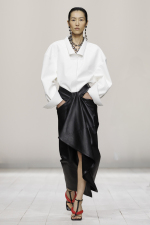 Givenchy_SS26_WOMEN_SHOW_LOOK_28