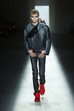 Look_024