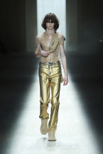 Look_028