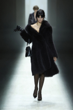 Look_044