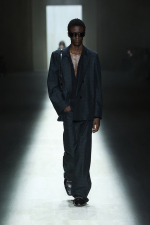 Look_049