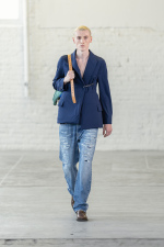 HedMayner_ss26_runway_press_look01