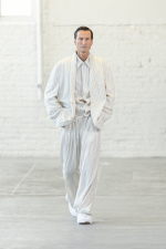 HedMayner_ss26_runway_press_look17