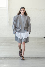 HedMayner_ss26_runway_press_look29