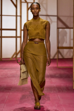 HERMES_WRTW_SS25_Runway_FilippoFior_24