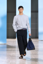 HERMES_MRTW_SHOW_SS25_RUNWAY_FILIPPOFIOR_4x5_01