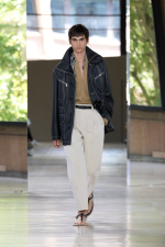 HERMES_MRTW_SHOW_SS26_RUNWAY_FILIPPOFIOR_45_04