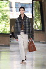 HERMES_MRTW_SHOW_SS26_RUNWAY_FILIPPOFIOR_45_13