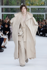 ISSEY-MIYAKE_SS25_RUNWAY_04