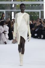 ISSEY-MIYAKE_SS25_RUNWAY_10