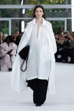 ISSEY-MIYAKE_SS25_RUNWAY_15