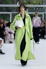 ISSEY-MIYAKE_SS25_RUNWAY_21