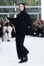 ISSEY-MIYAKE_SS25_RUNWAY_25