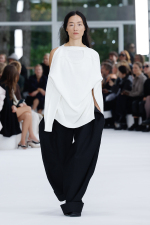 ISSEY-MIYAKE_SS25_RUNWAY_26