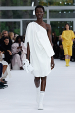 ISSEY-MIYAKE_SS25_RUNWAY_29