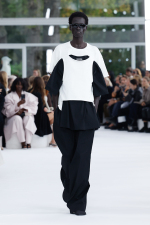 ISSEY-MIYAKE_SS25_RUNWAY_31