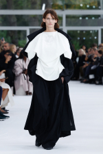 ISSEY-MIYAKE_SS25_RUNWAY_32