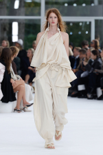 ISSEY-MIYAKE_SS25_RUNWAY_39