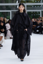 ISSEY-MIYAKE_SS25_RUNWAY_41