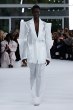 ISSEY-MIYAKE_SS25_RUNWAY_43