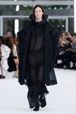 ISSEY-MIYAKE_SS25_RUNWAY_47