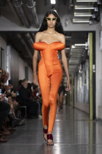 JPGRTWSS26_RUNWAY_FRONT2X3_LOOK01