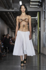 JPGRTWSS26_RUNWAY_FRONT2X3_LOOK08