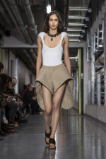 JPGRTWSS26_RUNWAY_FRONT2X3_LOOK19