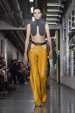 JPGRTWSS26_RUNWAY_FRONT2X3_LOOK32_RETOUCHED