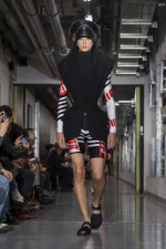 JPGRTWSS26_RUNWAY_FRONT2X3_LOOK38